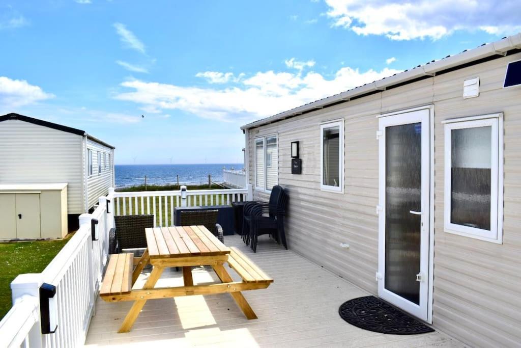 New Sea View Platinum Caravan With Huge Decking Newcastle upon Tyne Exterior foto