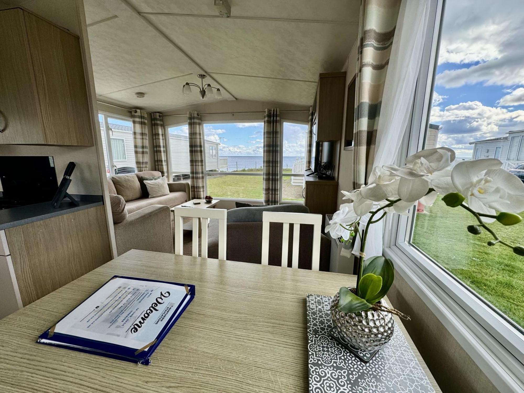 New Sea View Platinum Caravan With Huge Decking Newcastle upon Tyne Exterior foto